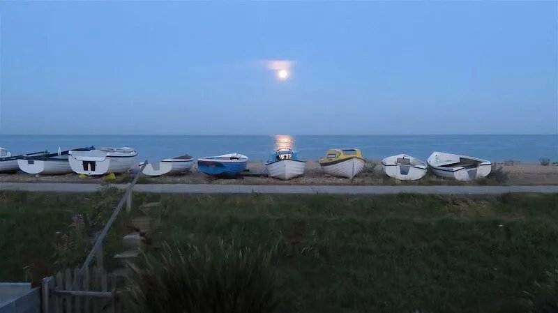 Lovely large, detached beach house with stunning sea views