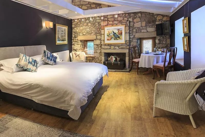 Deluxe double room with views of Falkland Palace