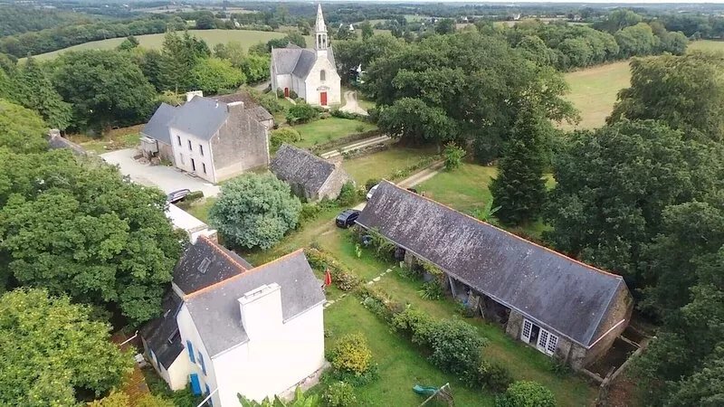 Gite Mell, Family home between land and sea: garden, nature and tranquility
