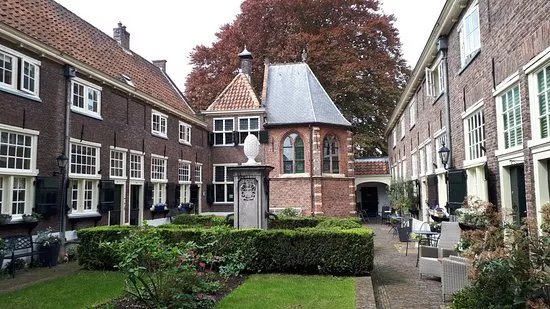 Sint Anna Hofje (Sint Anna Aalmoeshuis)