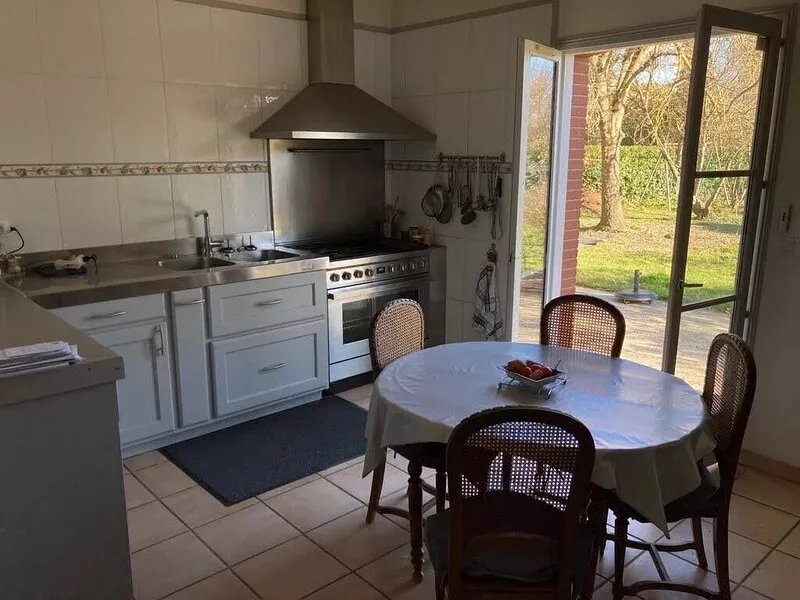 Large family house, sleeps +10, Secured swimming pool, near Albi Carcassonne