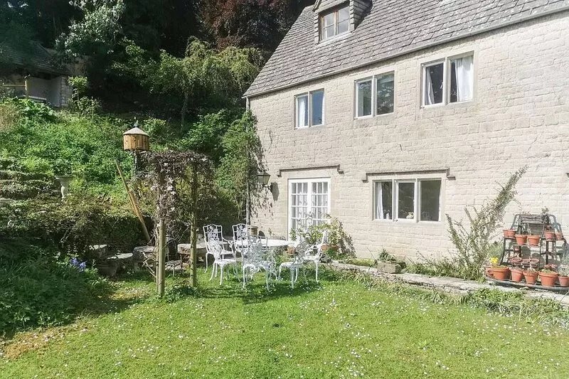 2 bedroom accommodation in Pitchcombe, near Painswick