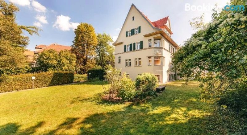 Gastehaus Einsteinstrasse