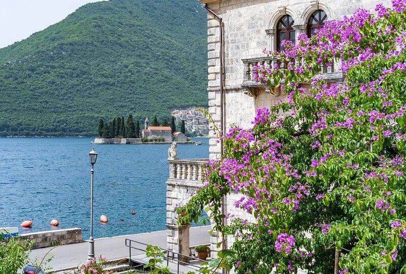 Villa Burovic newly renovated , by the sea with a view of the Islands of Perast
