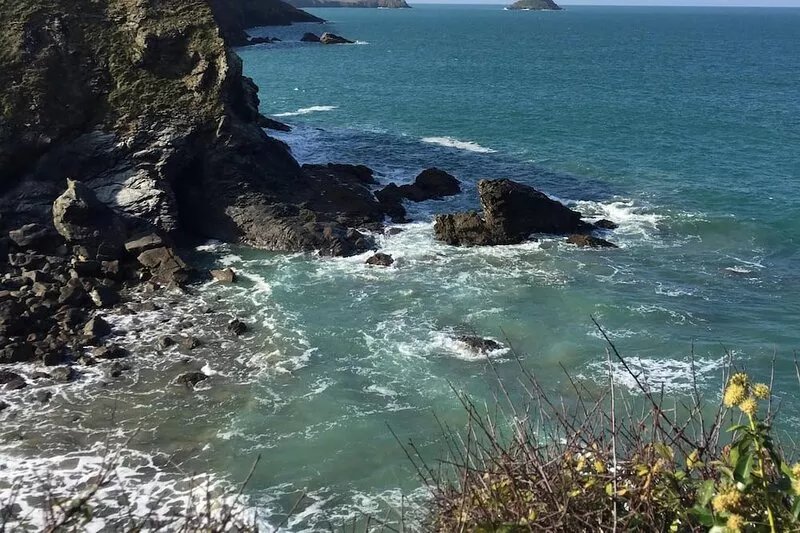 Rock, Stylish Modern, Sandy Beaches, Restaurants, golf, ferry Padstow sleeps 4