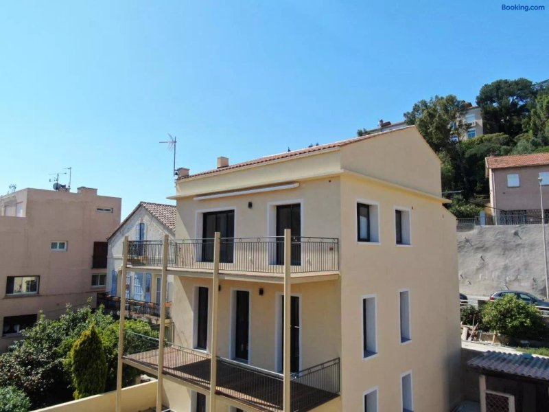 Immeuble Centre Ville Du Lavandou