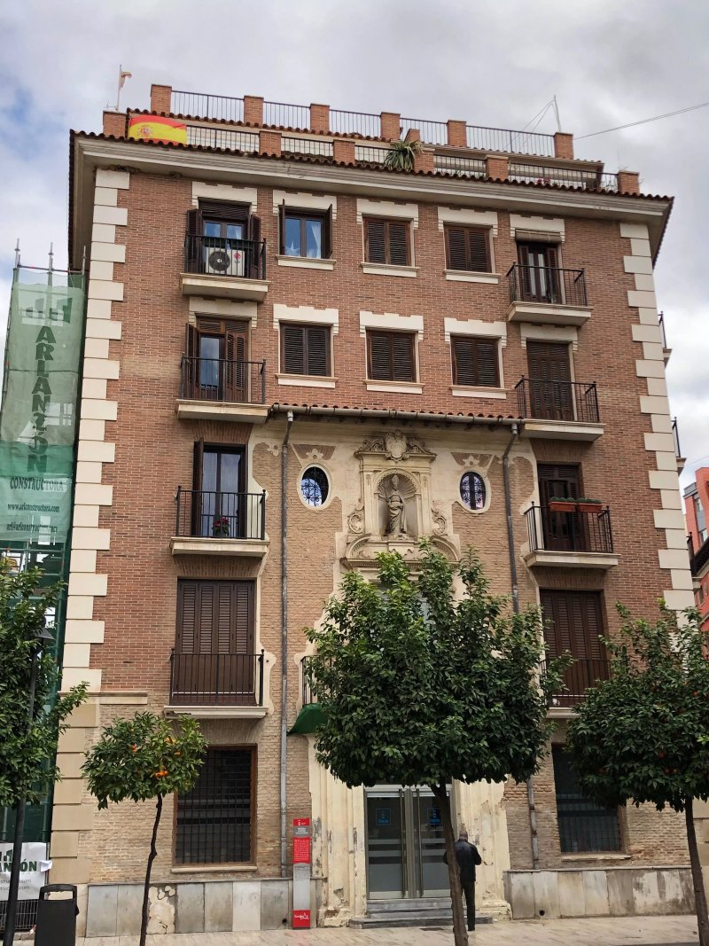 Portada del Colegio de San Leandro