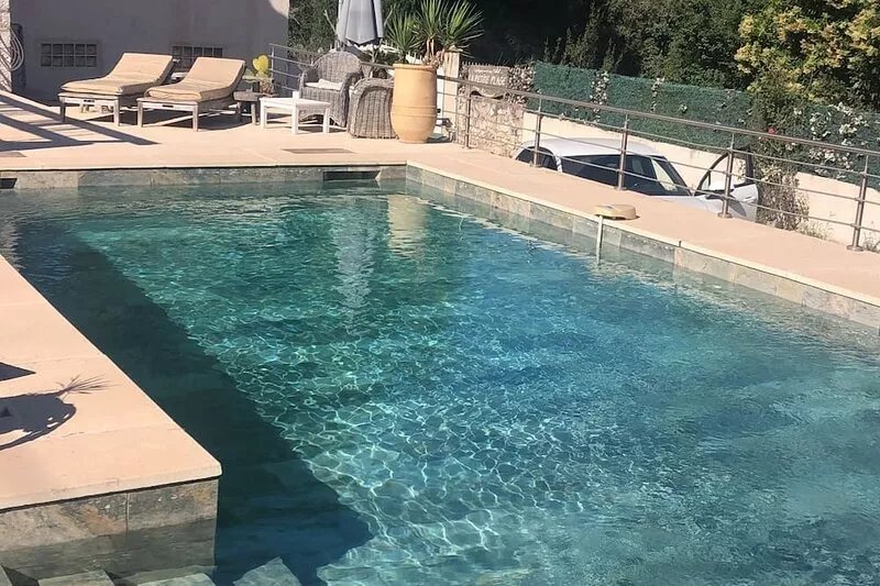 Charming House 4 bedrooms 3  bathrooms with pool near Valbonne