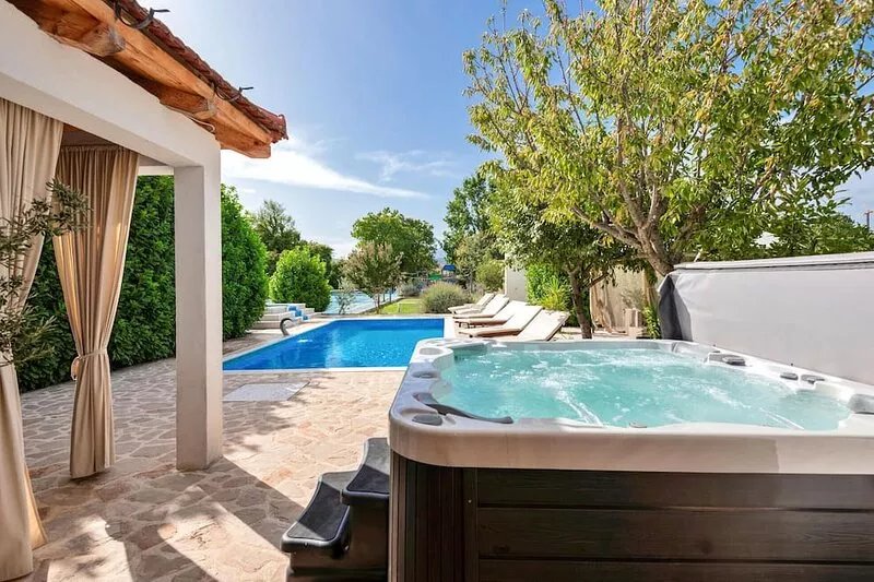 Gorgeous home in Prolozac Donji with WiFi