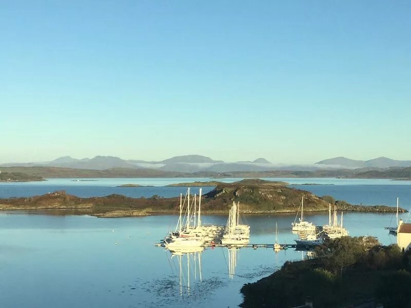 Stunning Coastal House near Oban by the sea with Island views spacious 4 bedroom