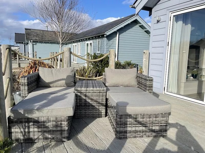 Beach House Paradise Found WF-Fi, Netflix, Pool,Gym, Pet Friendly close to beach