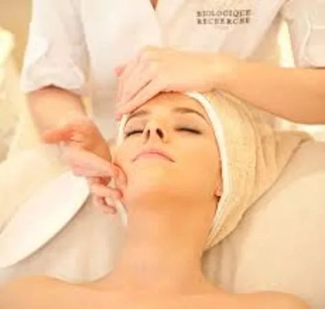 Tour of Beauty - The Friendly Beauty Boutique