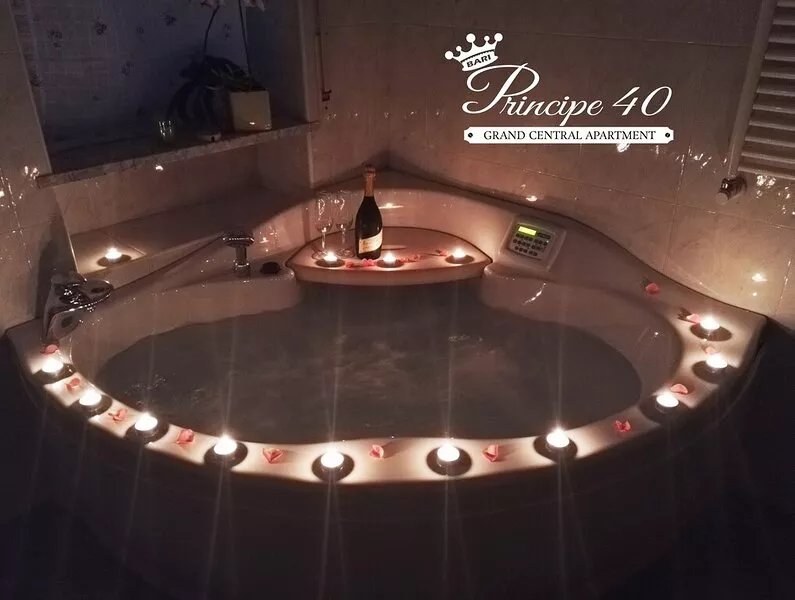 BARI GRAND CENTRAL APARTMENT - PRINCIPE 40  GUEST HOUSE - FREE WIFI JACUZZI