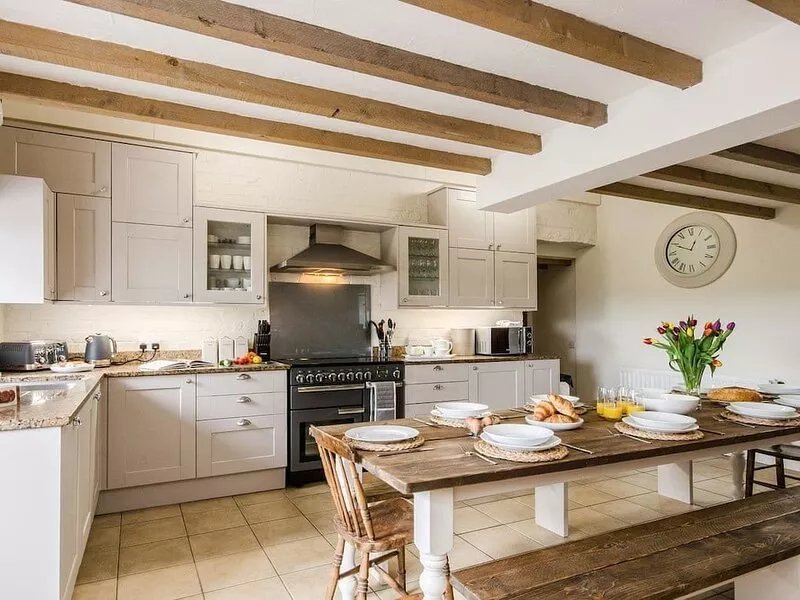 Valley View Barn - LUXURY DETATCHED BARN - DERBYSHIRE - Sleeps up to 14 persons