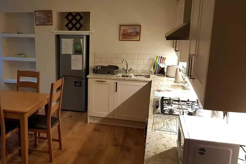 Cosy and immaculate 2 bedroom flat in serene location, sleeps 4.
