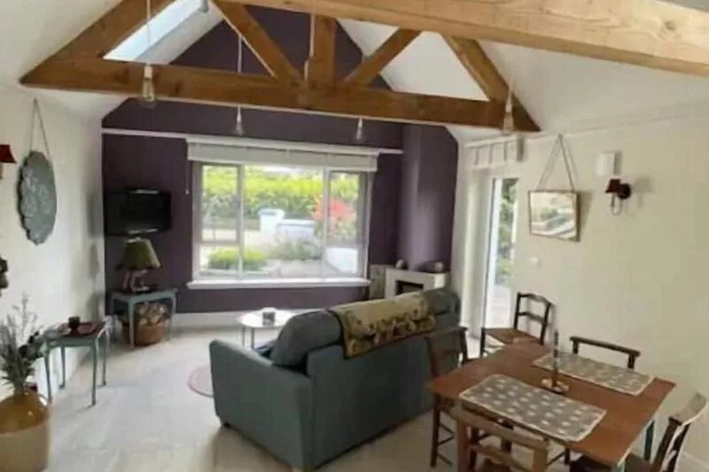 Historic Thatched Cottage Getaway in Kilkenny
