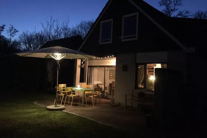 Edge of dunes and near the beach - perfect location and loving furnishings