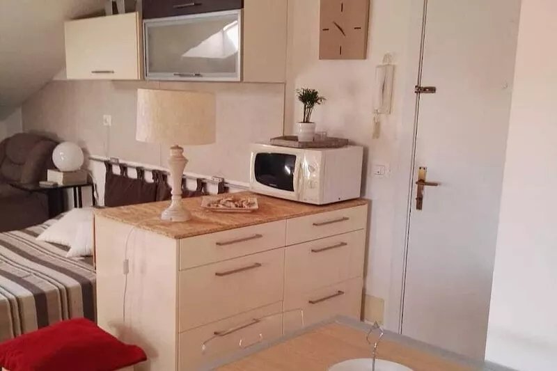 Robi and Rebi - Room with 3 beds in Senigallia