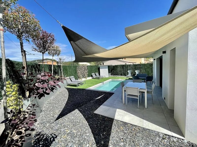Villa Contemporaine Avec Piscine Proche Rivière