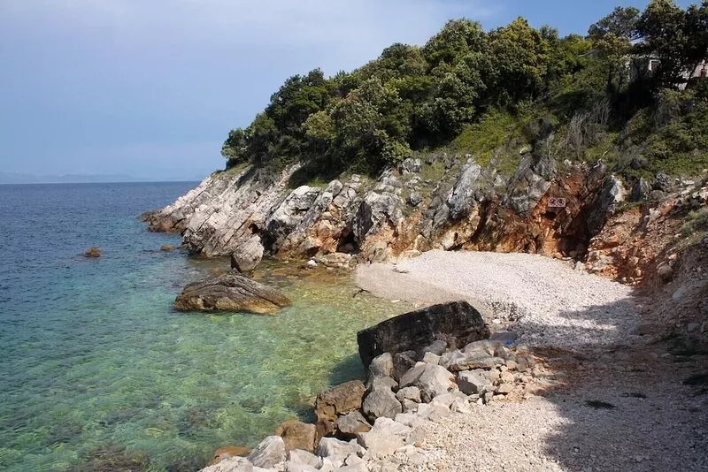 One bedroom apartment near beach Kozarica, Mljet (A-4950-c)