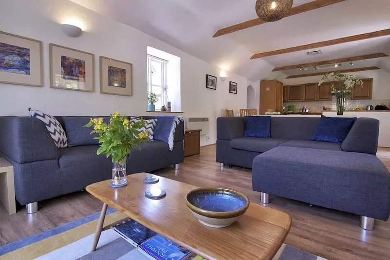 Converted Barn, Rural Location, Near Coast, Parking & Dog Friendly