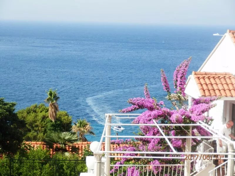 Apartment up to 4 persons, 5 minutes from the beach and Old Town, with parking