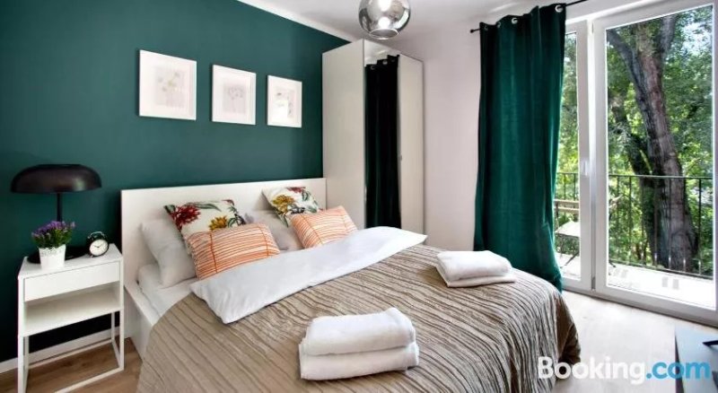 Chmielna 12 Street P&O Serviced Apartments