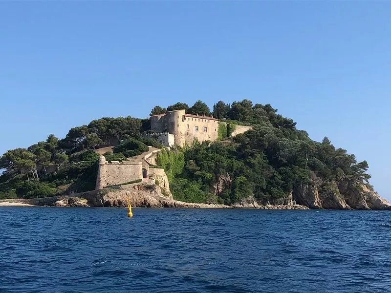 3 rooms port Hyeres, sea view, Internet wifi TV THD, air conditioning