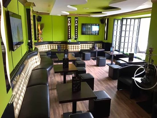 M&M Lounge