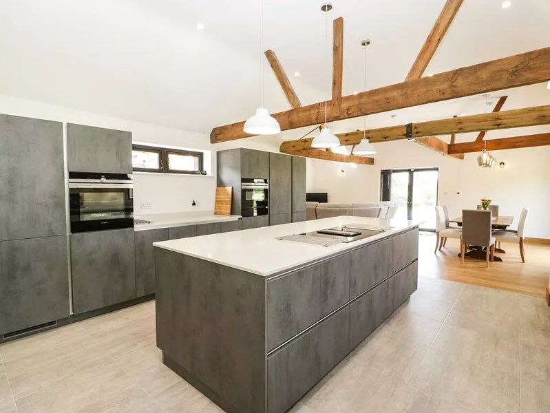 THE OLD DAIRY, family friendly, with a garden in Finchampstead