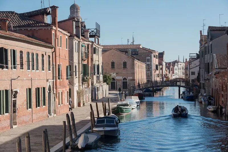 Art Painting canal view apartment