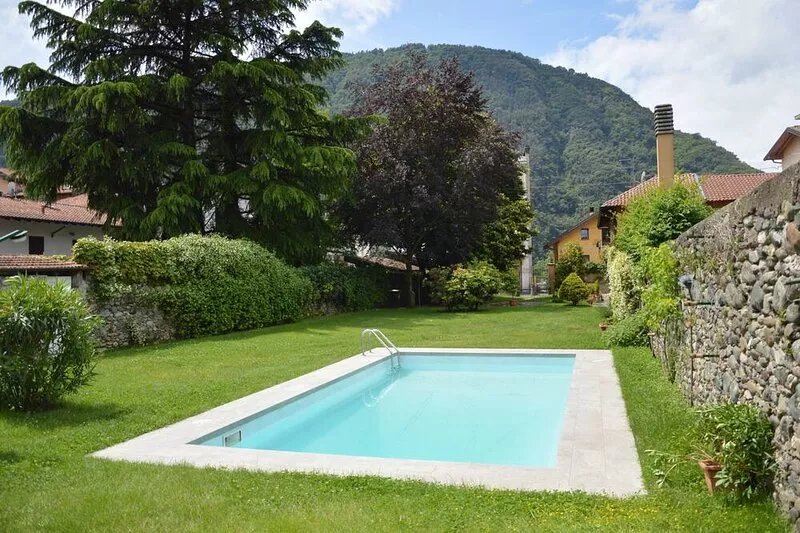The wonderful Chalet with the private swimming pool on Lago Maggiore