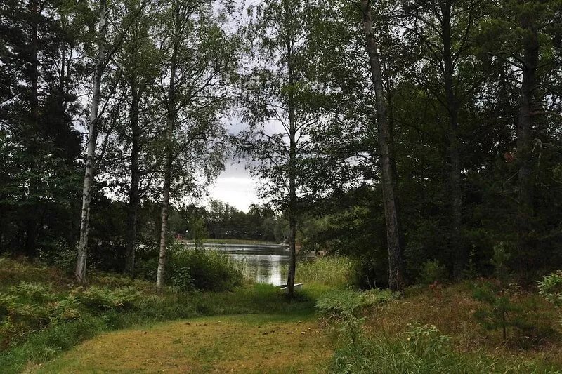 Lovely cottage by the lake