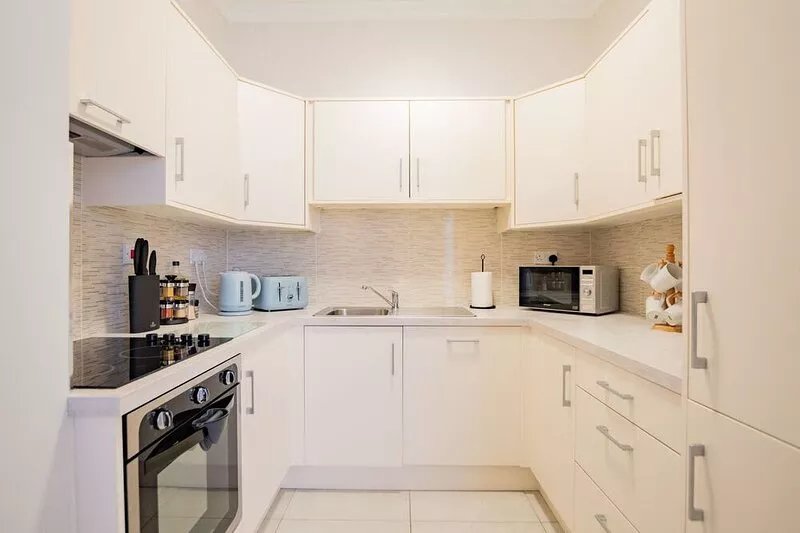 Stylish and Modern Waterside Apartment. Single level. Parking included