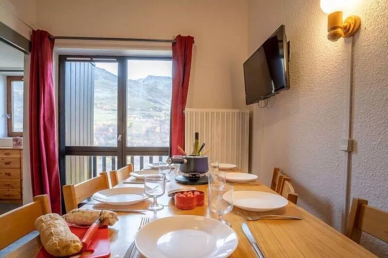 Jettay Choucas 127 by Interhome