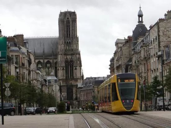 Paris Champagne Tour - Walking Tour In Reims