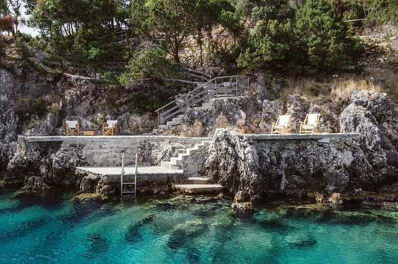 Exclusive and luxuriant private peninsula property, unique villa, pool and views