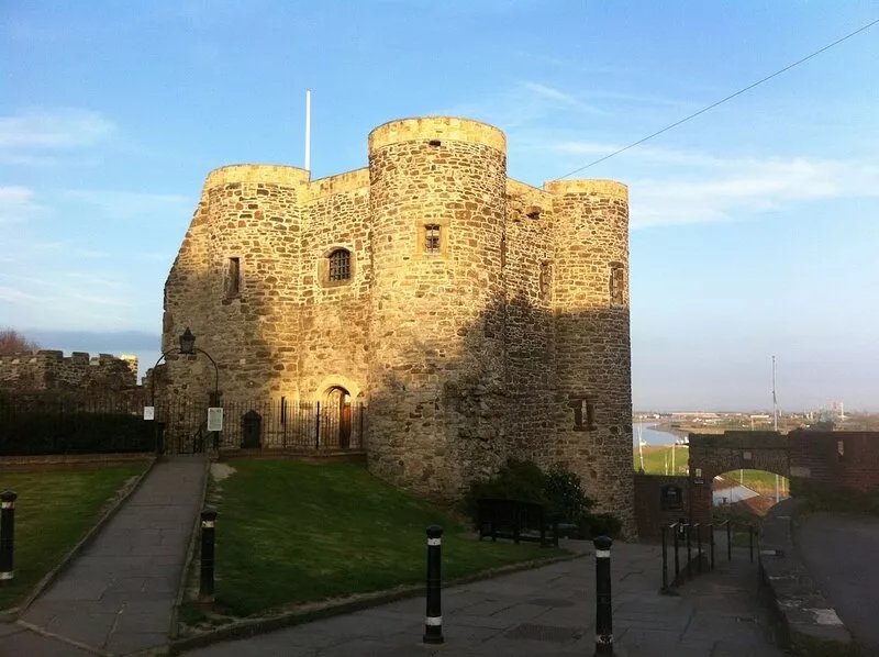 16th Century Cottage Situated Opposite The Medieval Landgate Arch