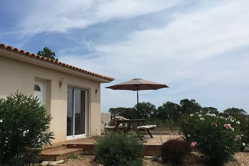 Villa 6 people, garden, air conditioning, 2 minutes from the beaches