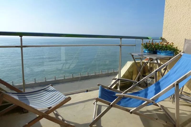 Charming duplex with magnificent sea view, in the natural region of Les 2 Caps
