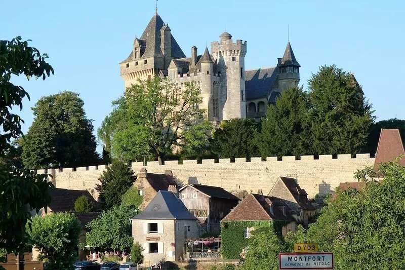"Charming troglodyte house near Sarlat