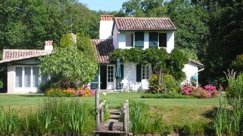COUNTRY HOUSE IN ASCAIN 5 KMS FROM THE BEACHES OF ST JEAN DE LUZ