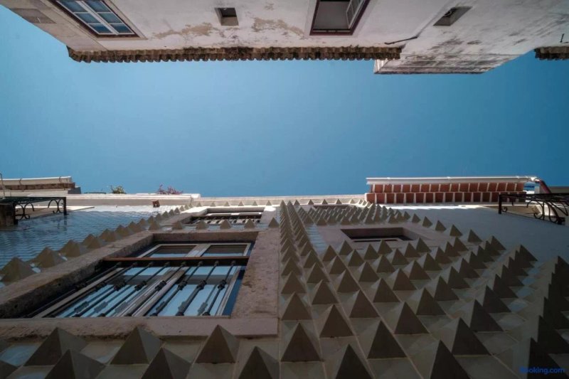 Friendly Border City Design Apartments