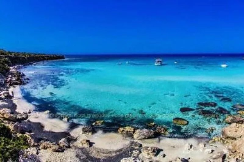 Luxurious Coral Bay Villa with Private Pool, Sea & Mountain Views Great Location