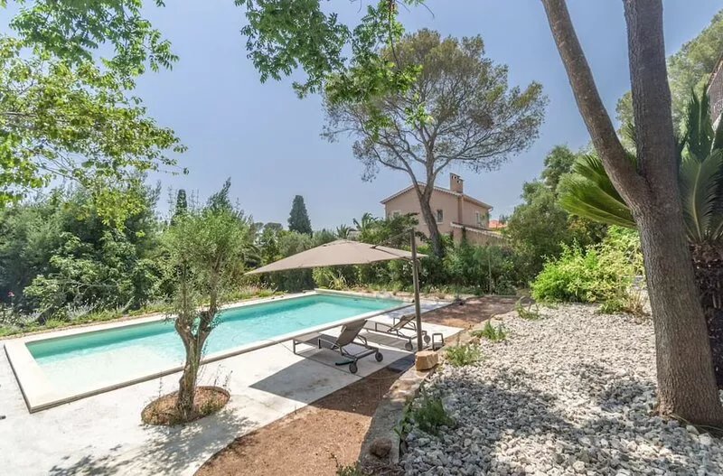 Beautiful villa near beaches, coves and harbor