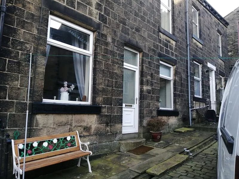 Stunning cosy cottage! Close to Haworth and amenities