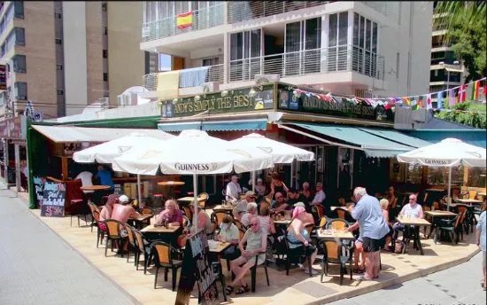 Andy's BAR = Andy's Simply the Best en Benidorm