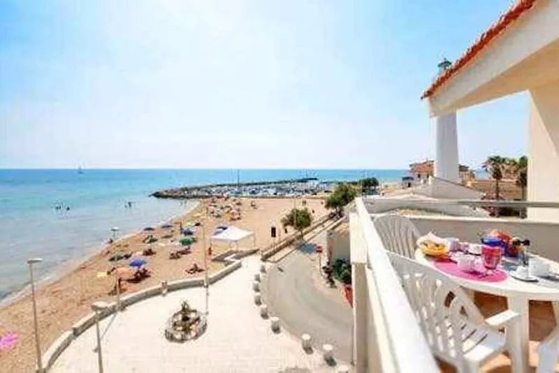 Donna Titina House - On the beach of Montalbano