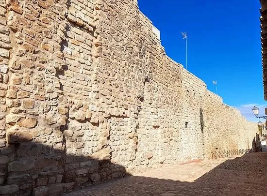 Murallas Y Torres De Sabiote