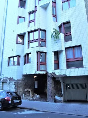 Immeuble Moderne - Faux Vestiges